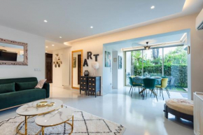 RARE! 2-Br with Pools Beach Access Private Parking